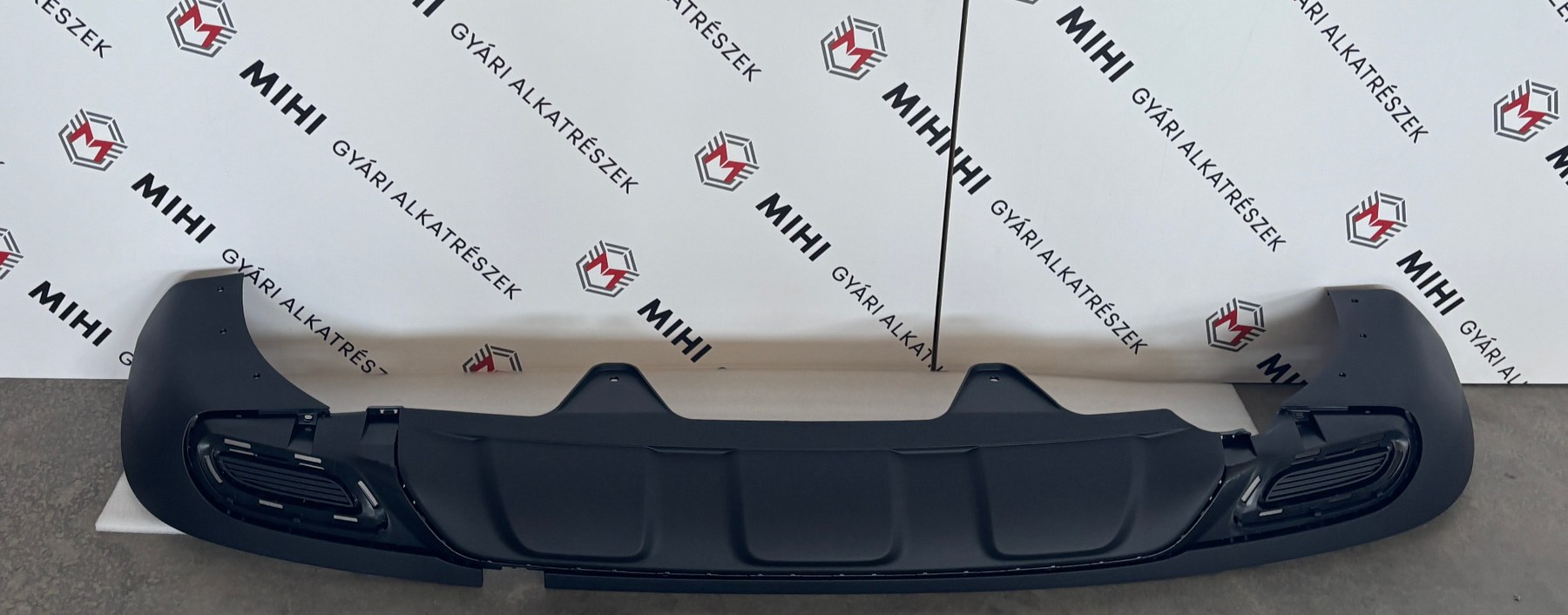 MG ZS hátsó lökhárító alsó burkolat – gyári karosszériaelem 10639342