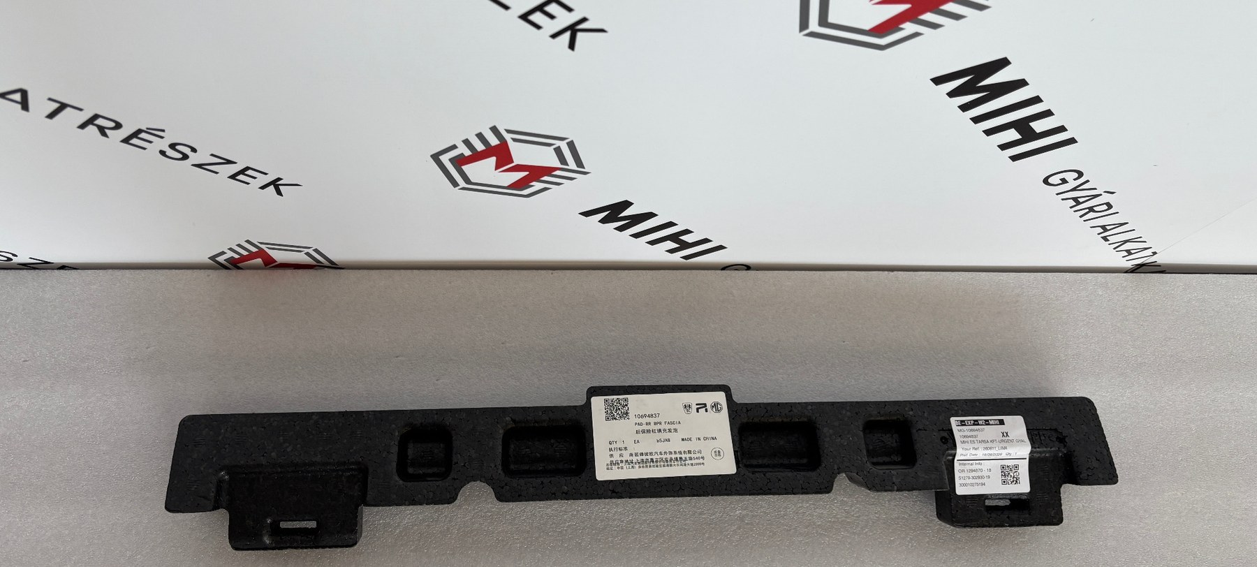 MG ZS hátsó lökhárító energiaelnyelő habbetét 10694837
