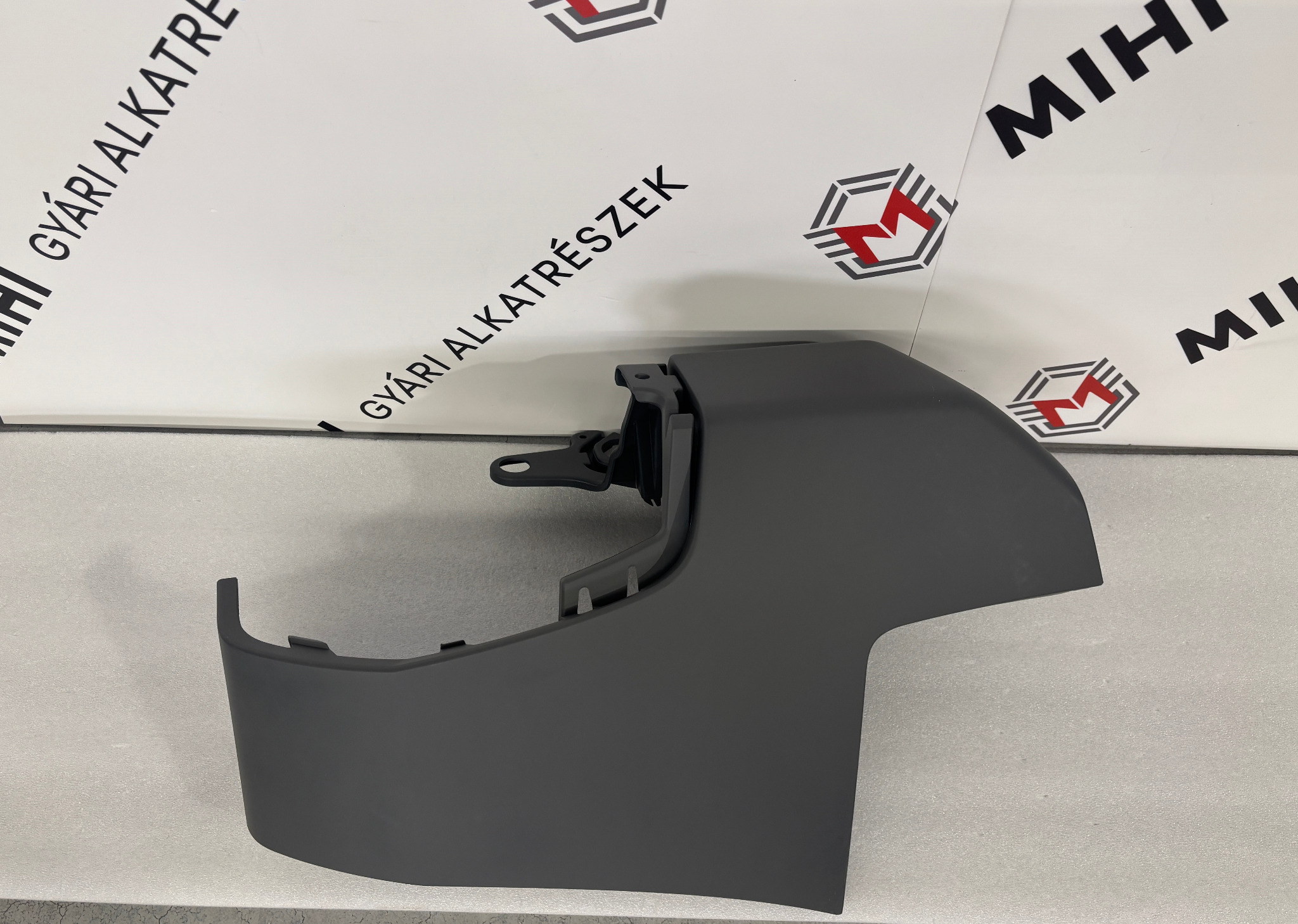 Citroën Berlingo / Peugeot Partner–Rifter jobb hátsó lökhárító sarokelem 1633558080
