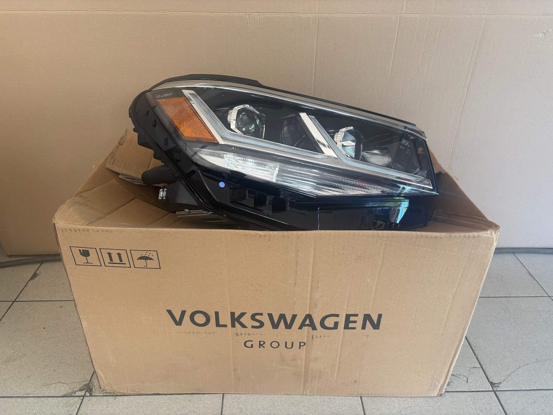 Volkswagen Atlas jobb első fényszóró 3CN941082B