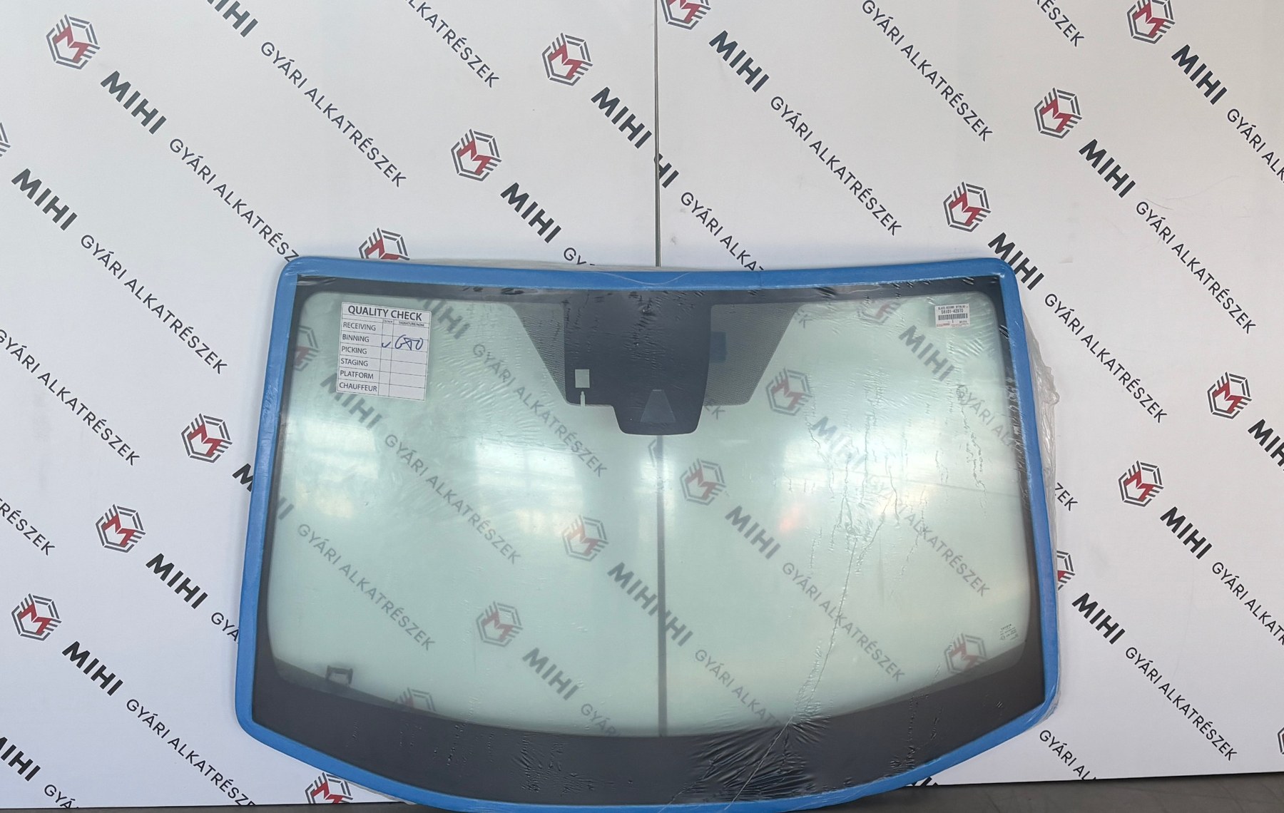 Toyota RAV4 első szélvédő 5610142970