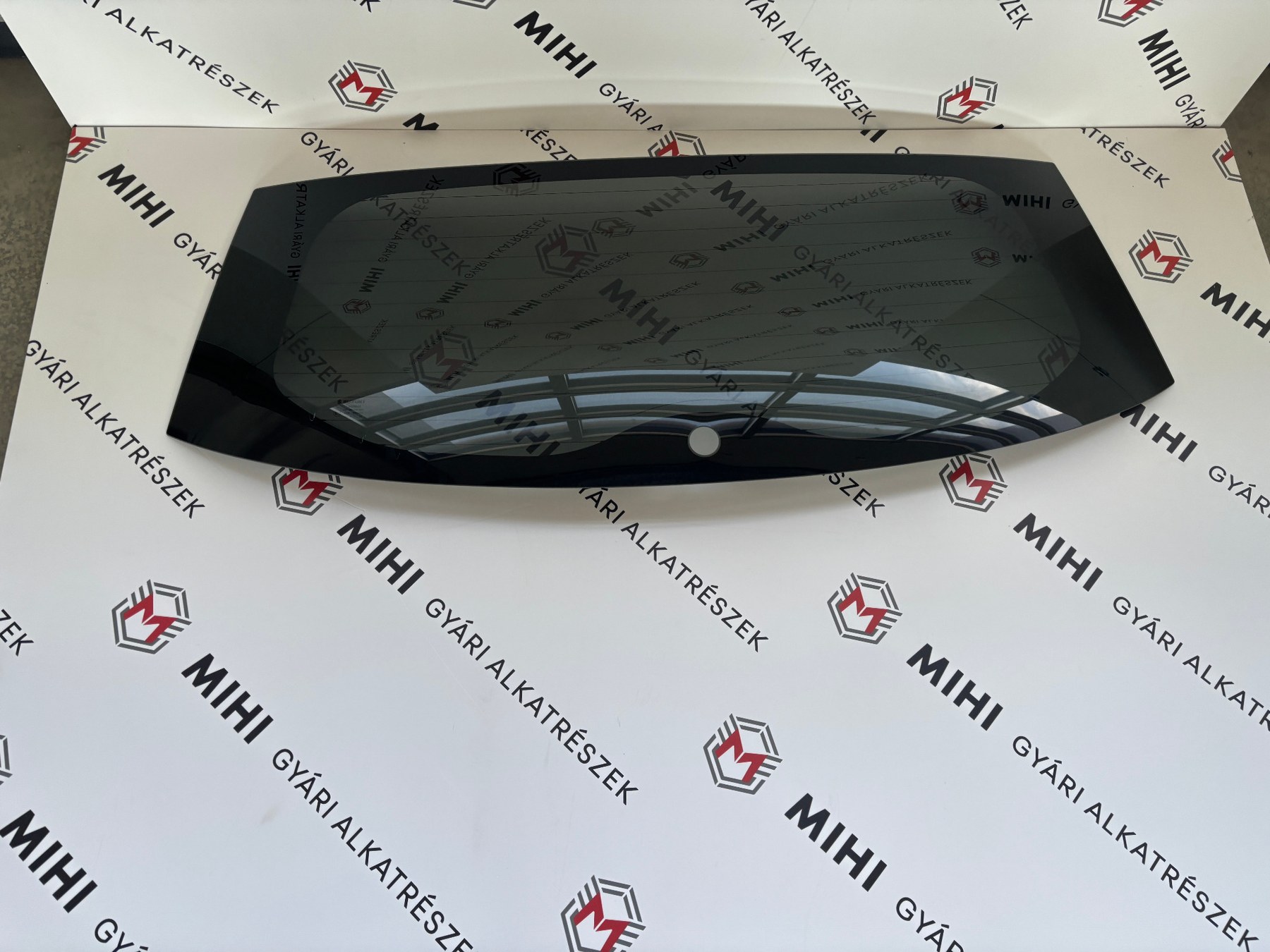 Suzuki Vitara csomagtérajtó üveg 8457054P11 termékfotó 2