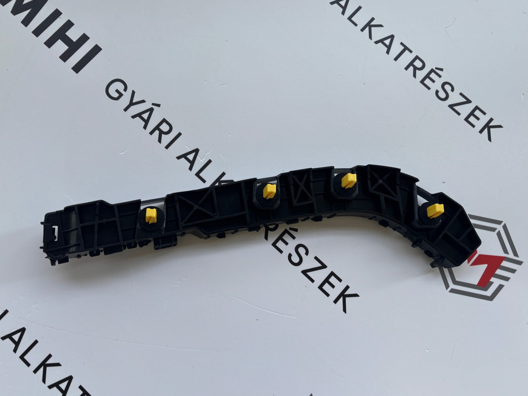 Kia Niro hátsó lökhárító bal oldali tartókonzol 86613G5000