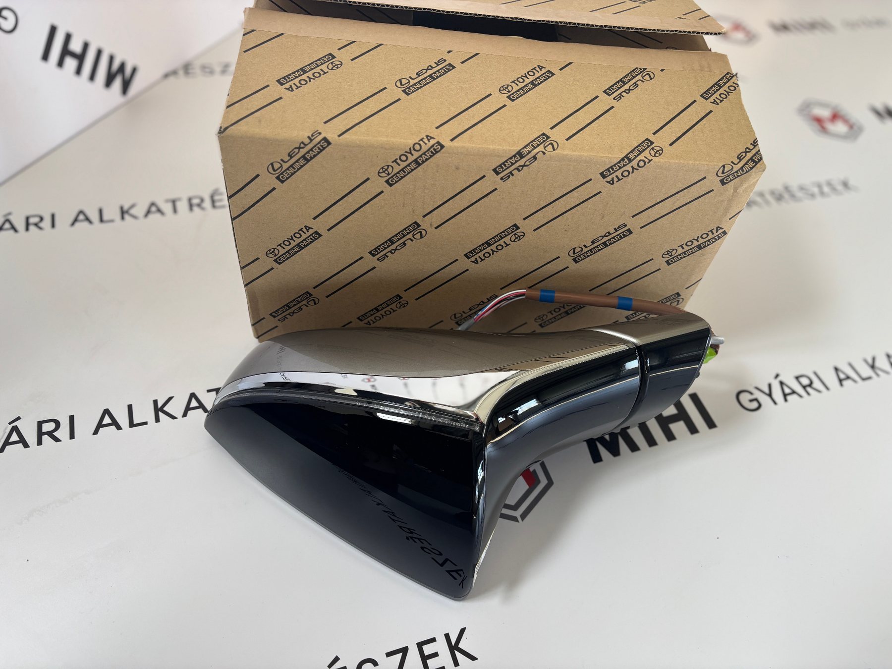Lexus UX gyári külső visszapillantó tükör 8794076370B2 termékfotó 2