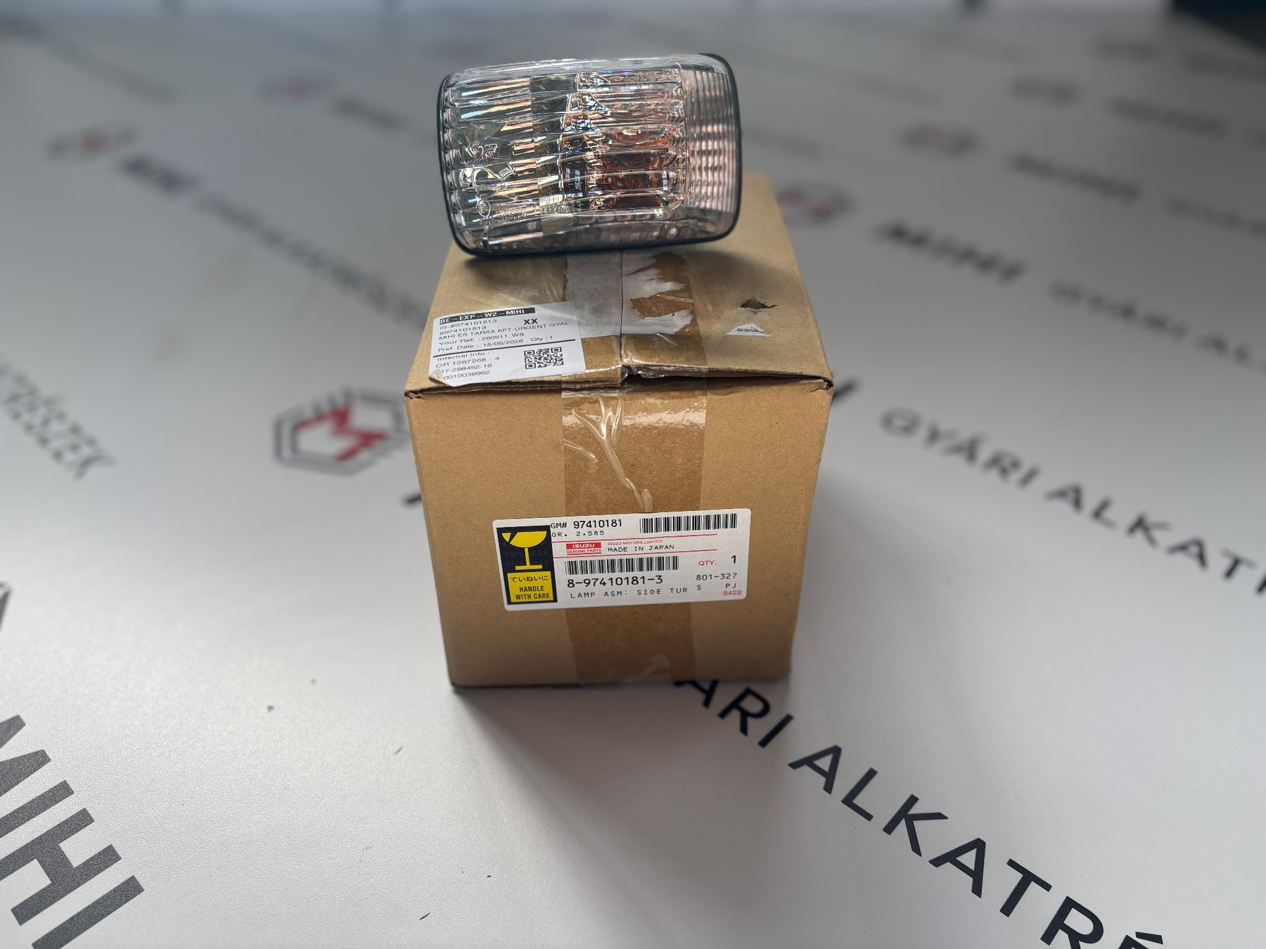 Isuzu N-Series bal ajtó oldalsó irányjelző 8974101813