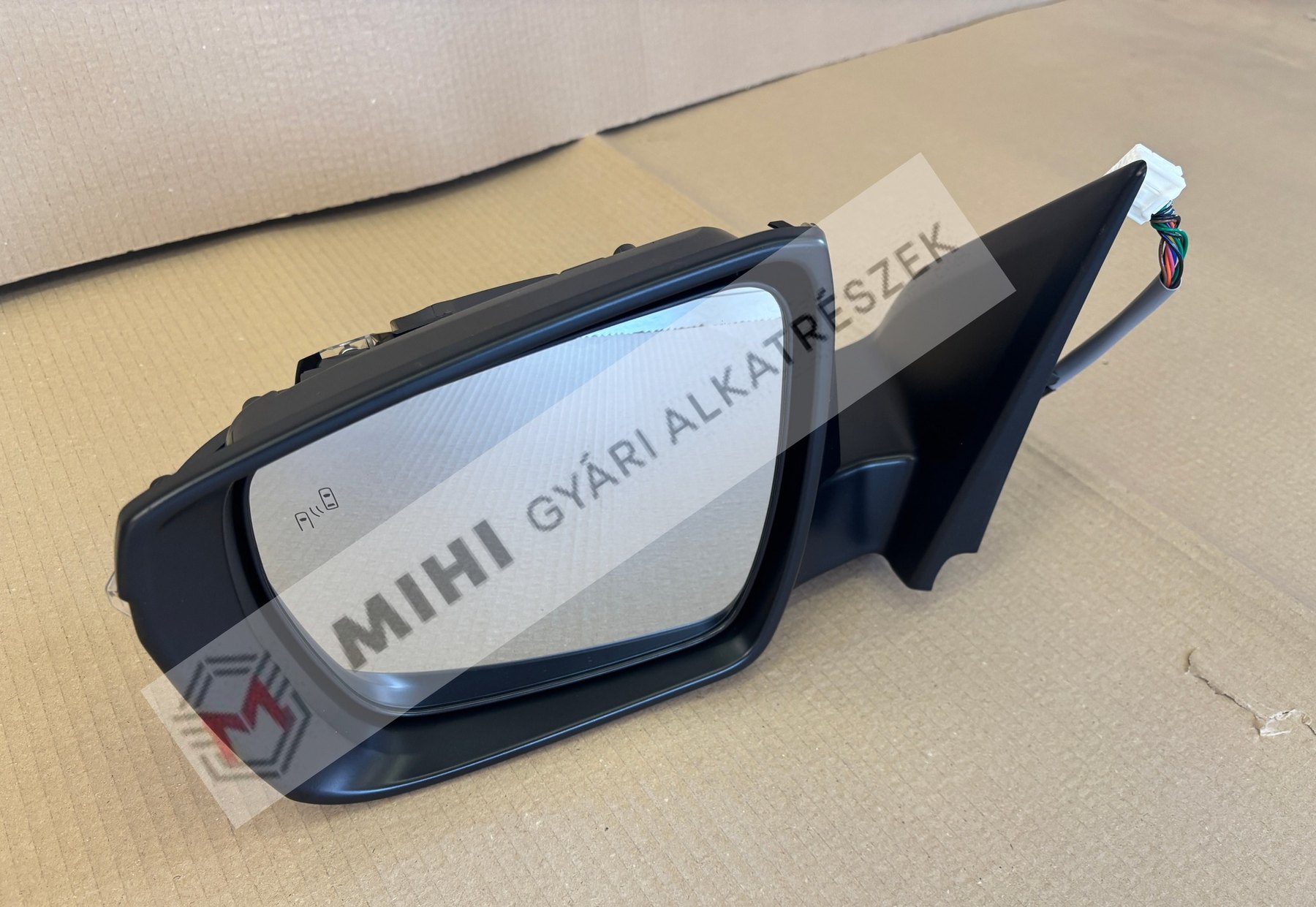 Isuzu D-Max gyári bal oldali külső visszapillantó tükör 8976489423