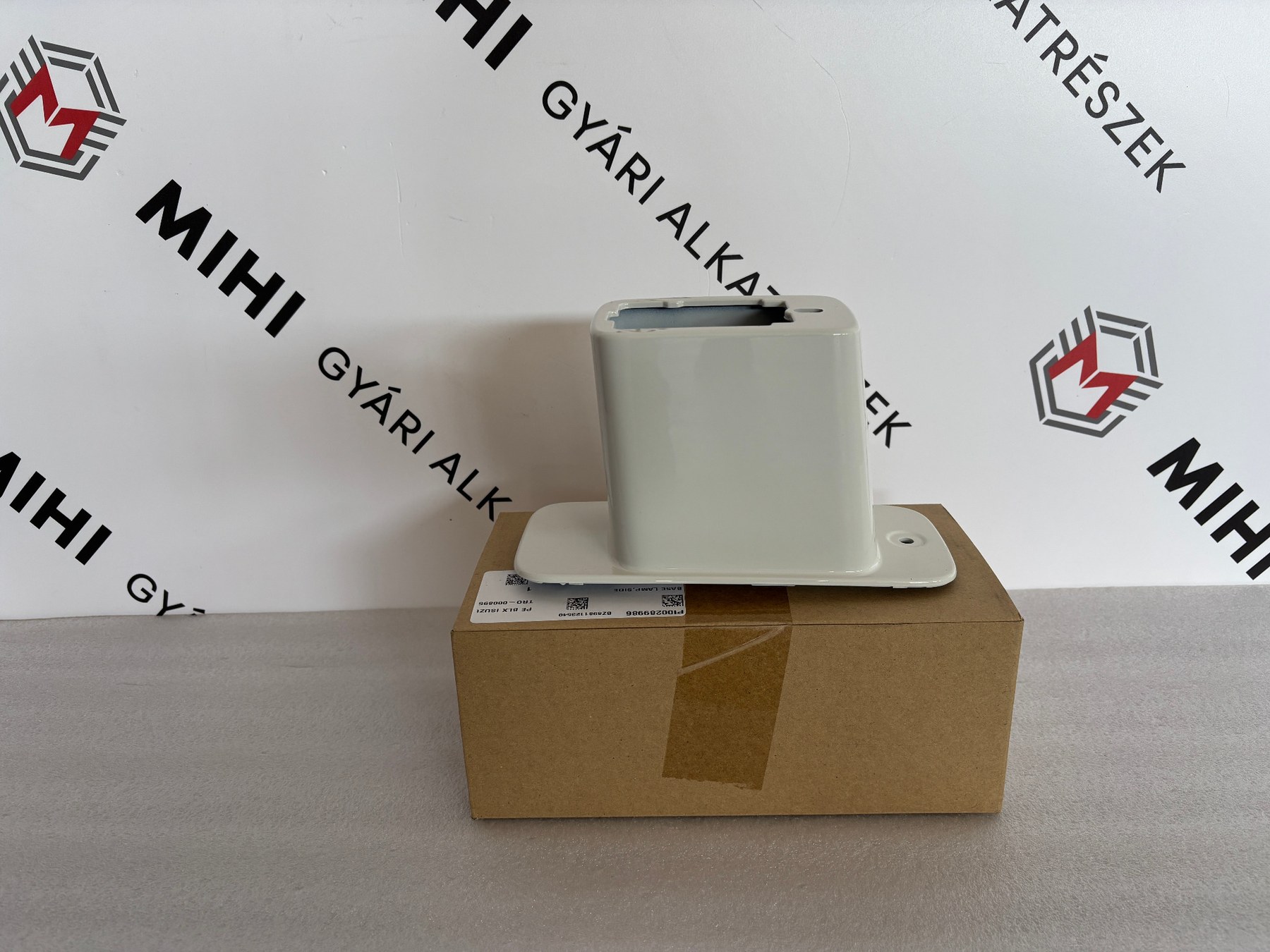 Isuzu F-Series jobb oldali irányjelző lámpaalap 8981123540