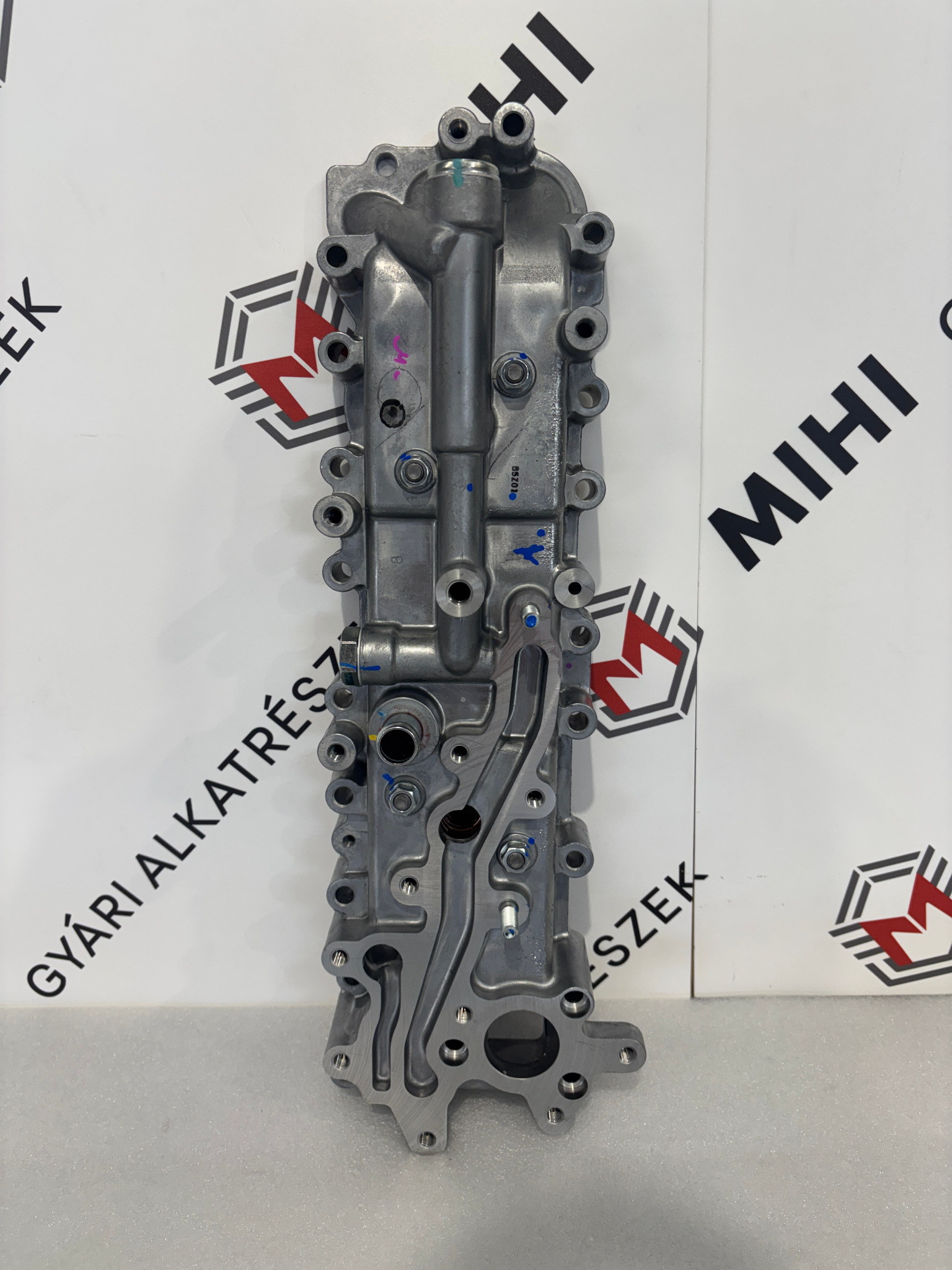 Isuzu D-Max 2.5 Twin Turbo 4JK1 olajhűtő 8981856910 termékfotó 4
