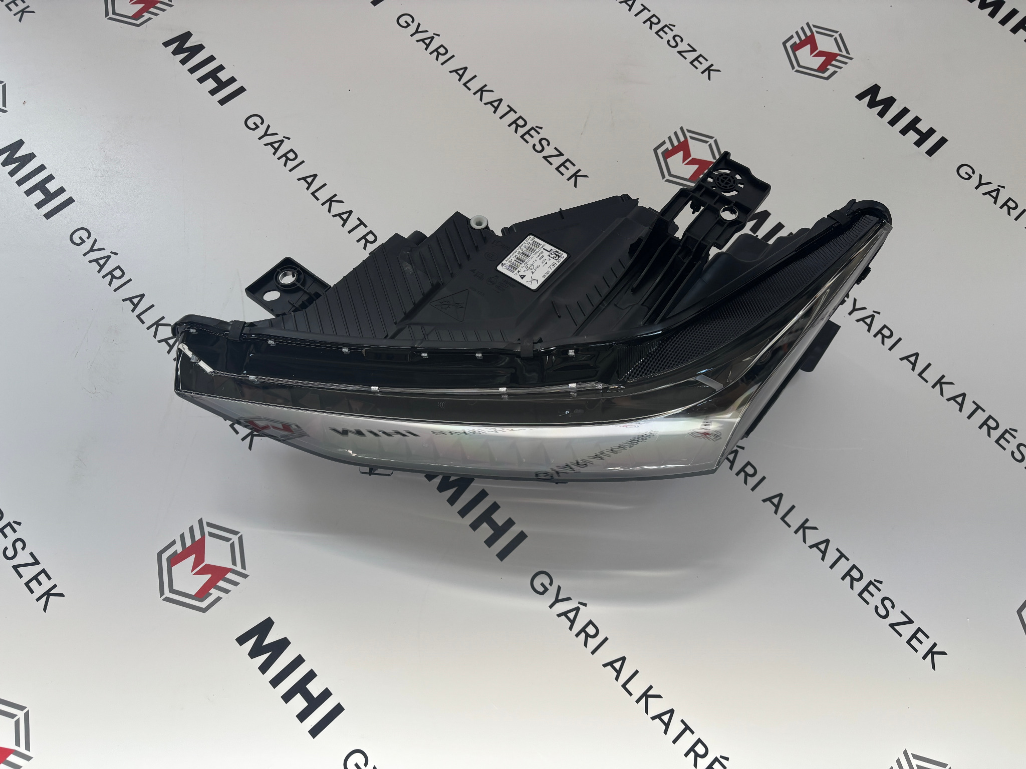 Gyári DS 4 bal első LED fényszóró 9830973980 termékfotó 2